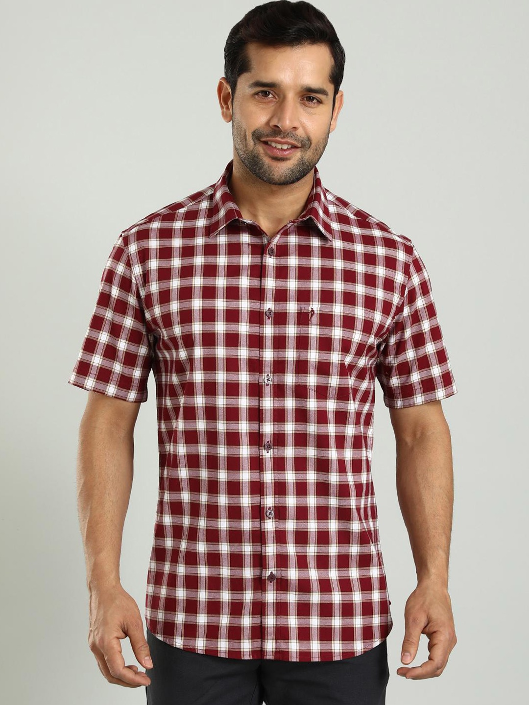 

Indian Terrain Classic Spread Collar Slim Fit Gingham Checks Opaque Cotton Casual Shirt, Red