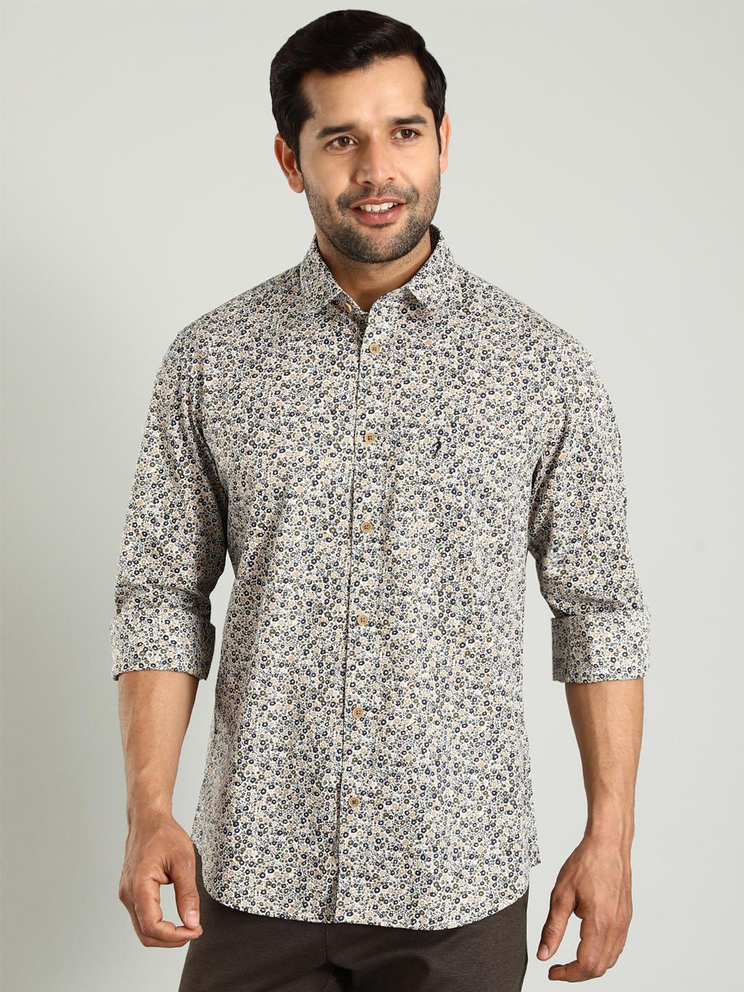 

Indian Terrain Floral Printed Classic Slim Fit Pure Cotton Casual Shirt, White
