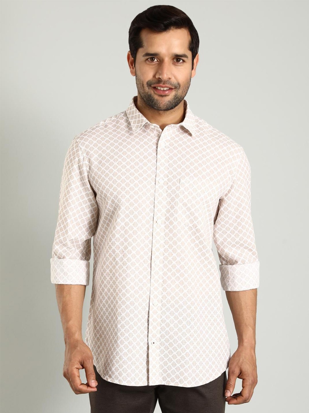 

Indian Terrain Classic Geometric Printed Cutaway Collar Slim Fit Cotton Casual Shirt, White