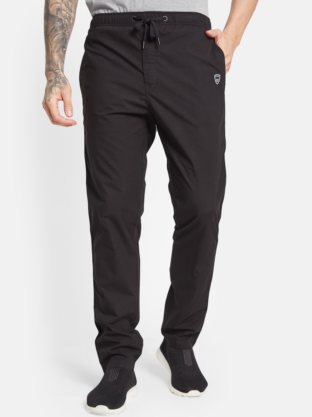 

Octave Ss24 Men Cotton Mid Rise Track Pants, Black