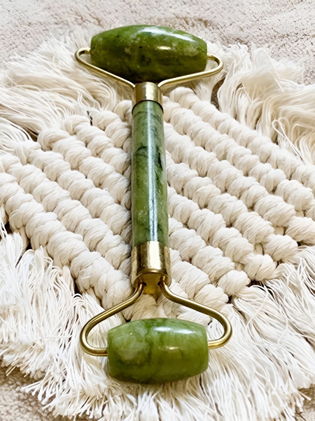 

THEDECORKART Face Derma Roller To Reduce Puffiness, Green