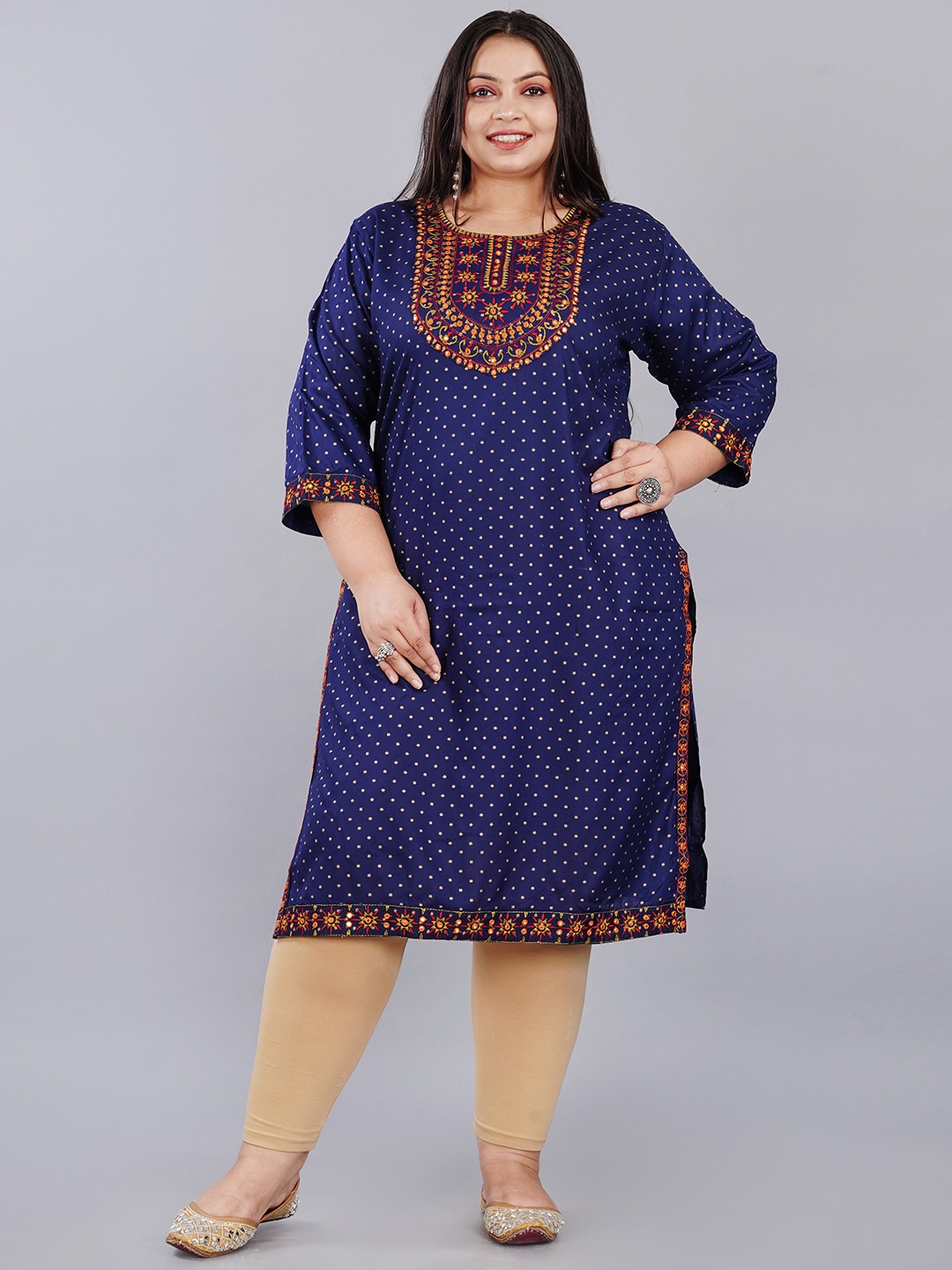 

Chaukas Women Yoke Design Thread Work Plus Size Kurta, Navy blue