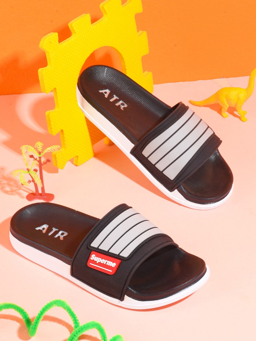 

KATS Kids Striped Sliders, Black