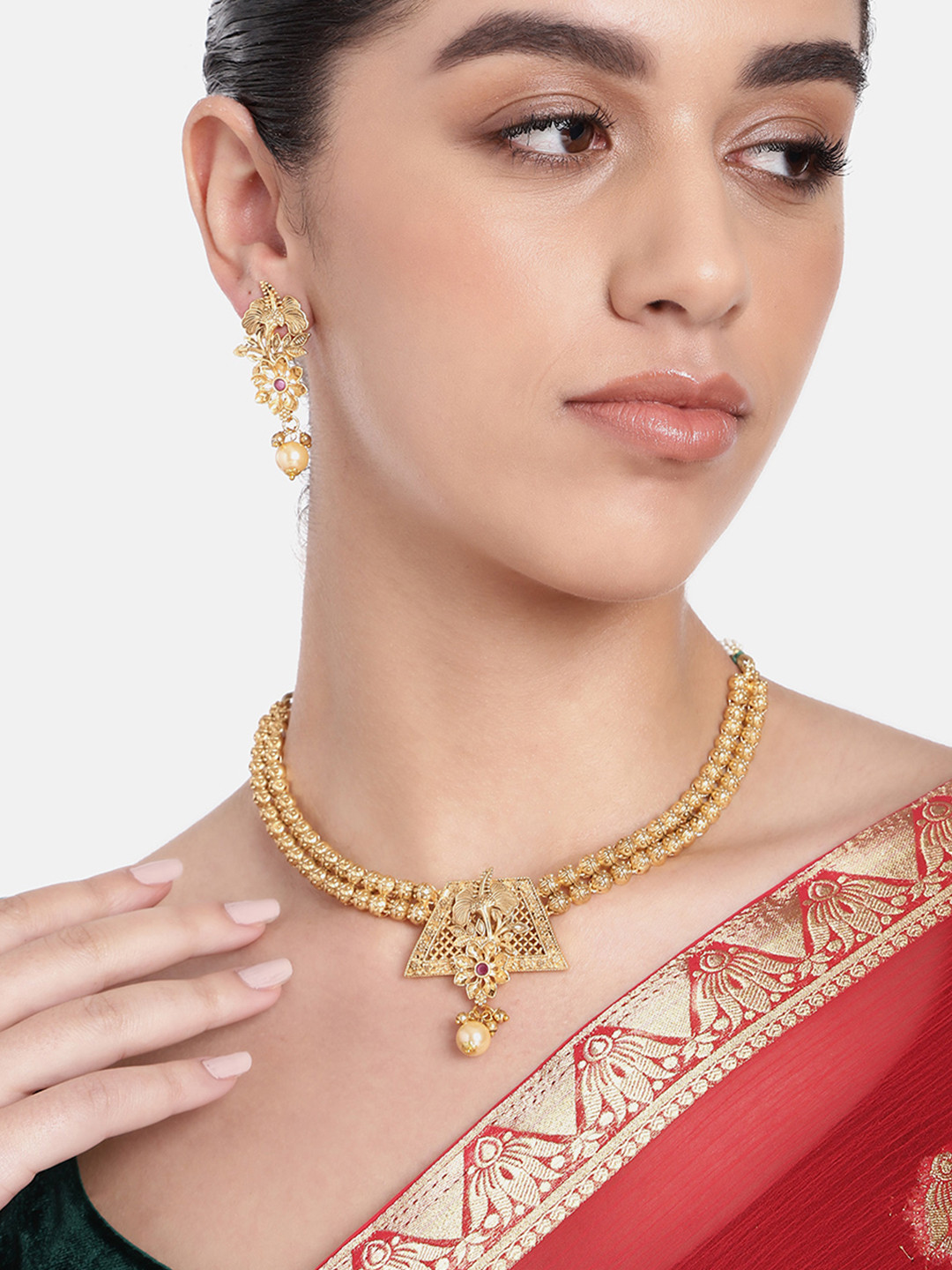 

Estele Gold-Plated Crystal-Studded Jewellery Set