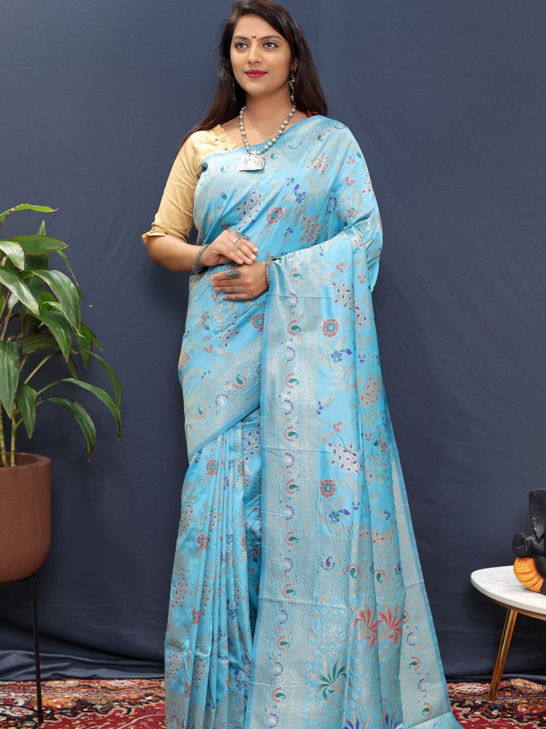 

SGF11 Woven Design Zari Art Silk Kanjeevaram Saree, Blue