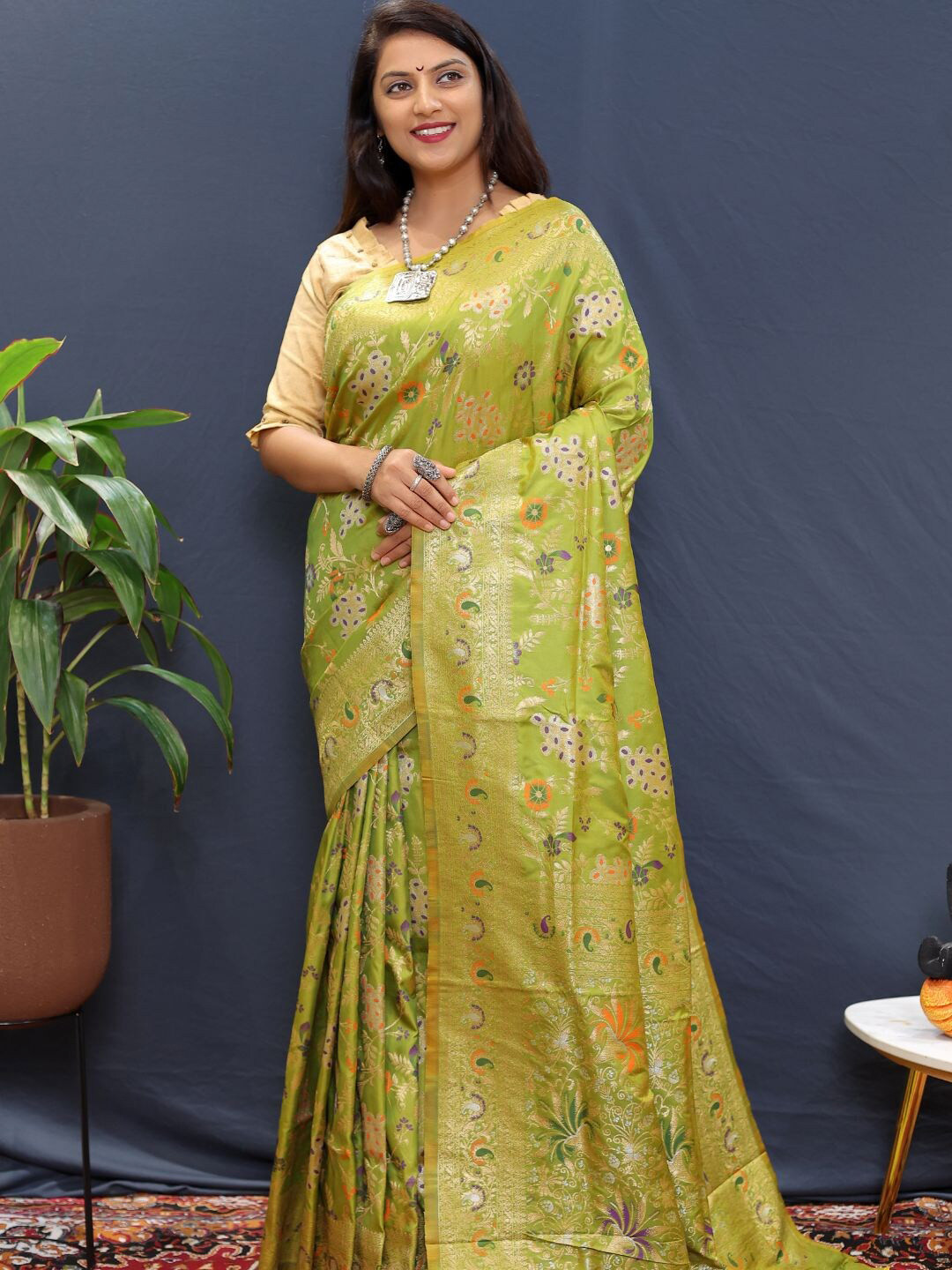 

SGF11 Woven Design Zari Art Silk Kanjeevaram Saree, Green