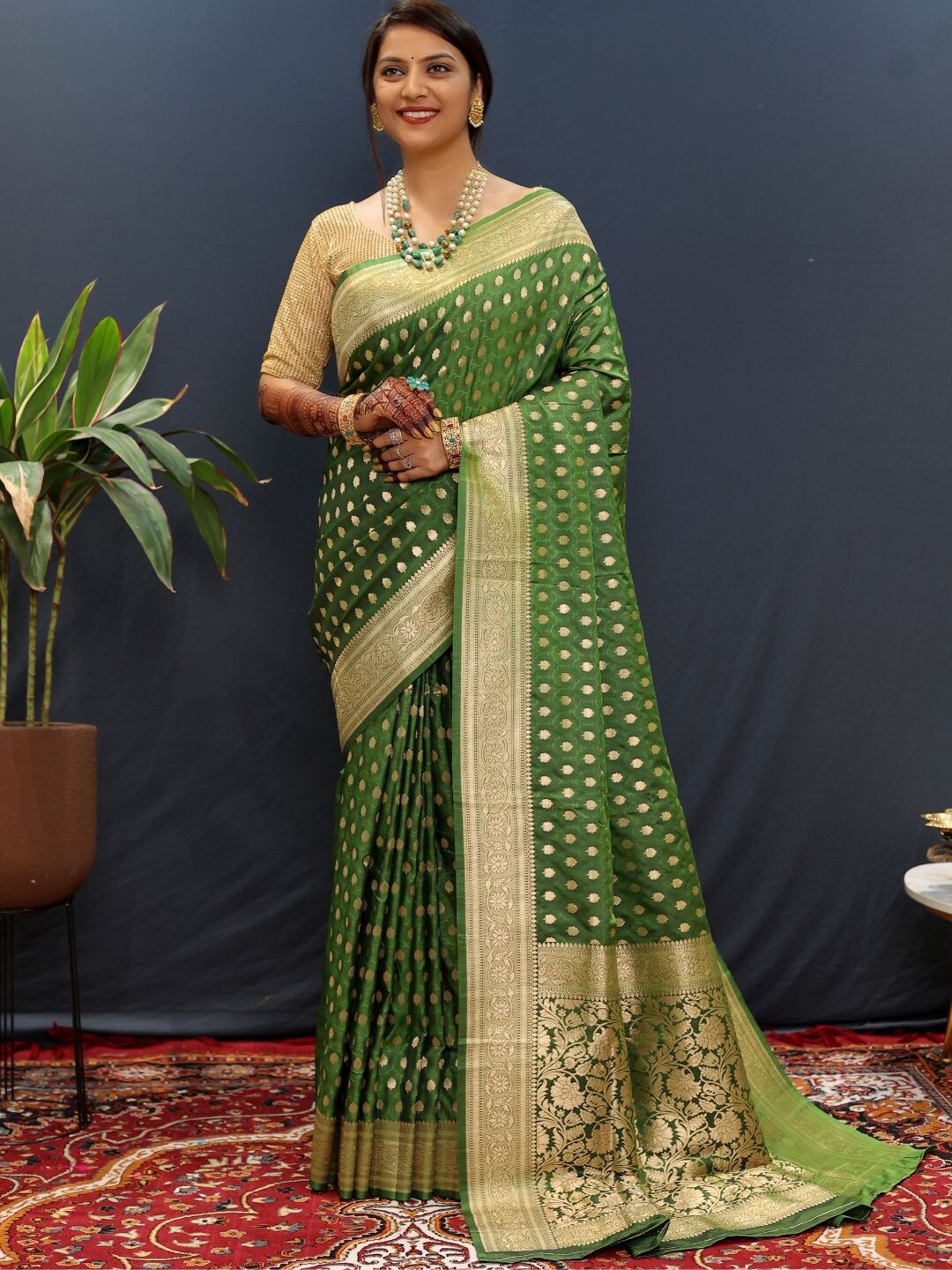 

SGF11 Woven Design Zari Art Silk Kanjeevaram Saree, Green