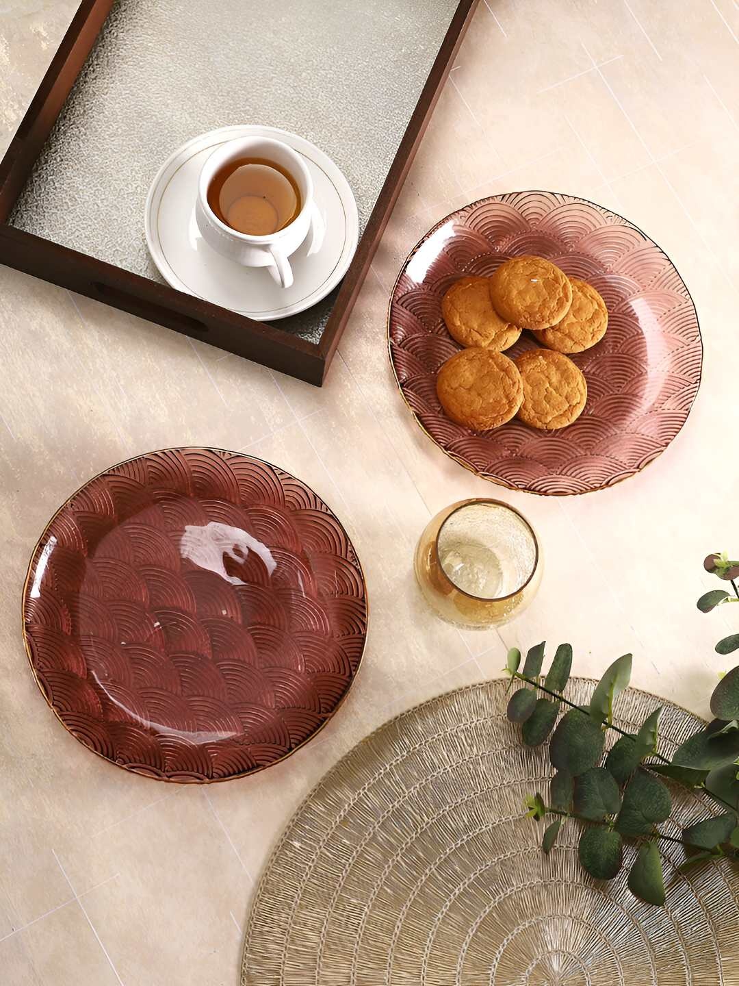 

TAYHAA 2-Pcs Red Arched Pattern Round Shaped Serving Plates
