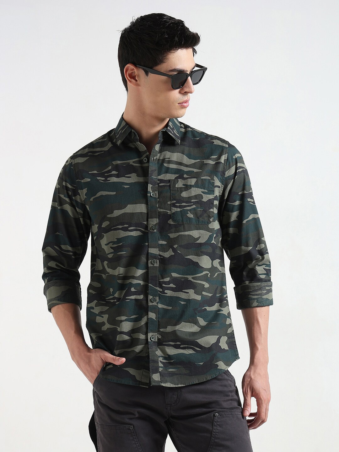 

R&B camouflage Printed Slim Fit Opaque Cotton Casual Shirt, Green