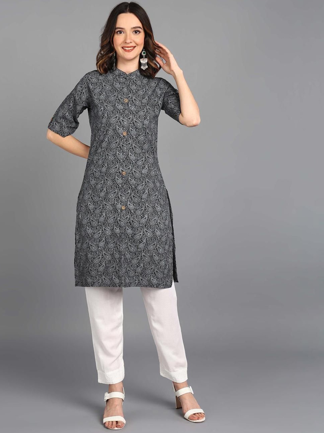 

FASHIRE Women Paisley Printed Straight Kurta, Black