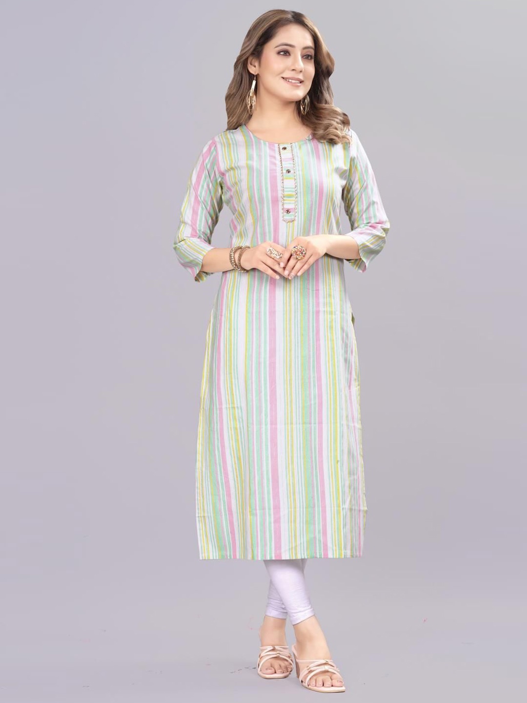 

FASHIRE Striped Round Neck Straight Kurta, Green