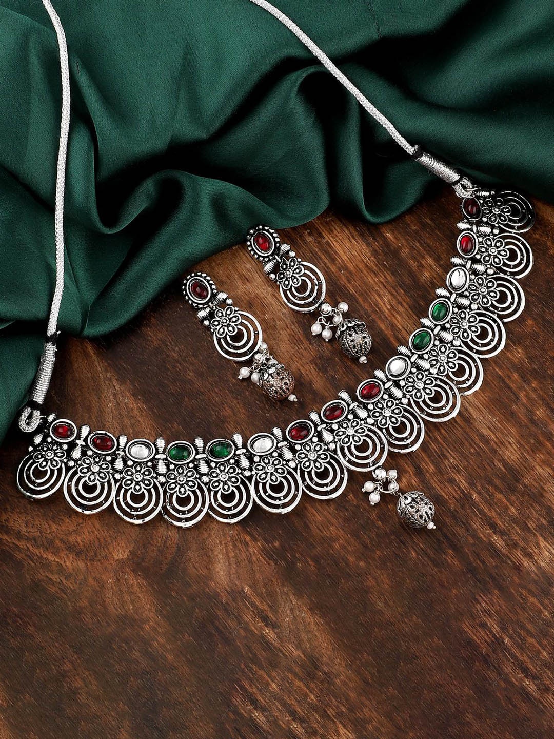 

MANSIYAORANGE Silver-Plated Kundan-Studded & Beaded Jewellery Set