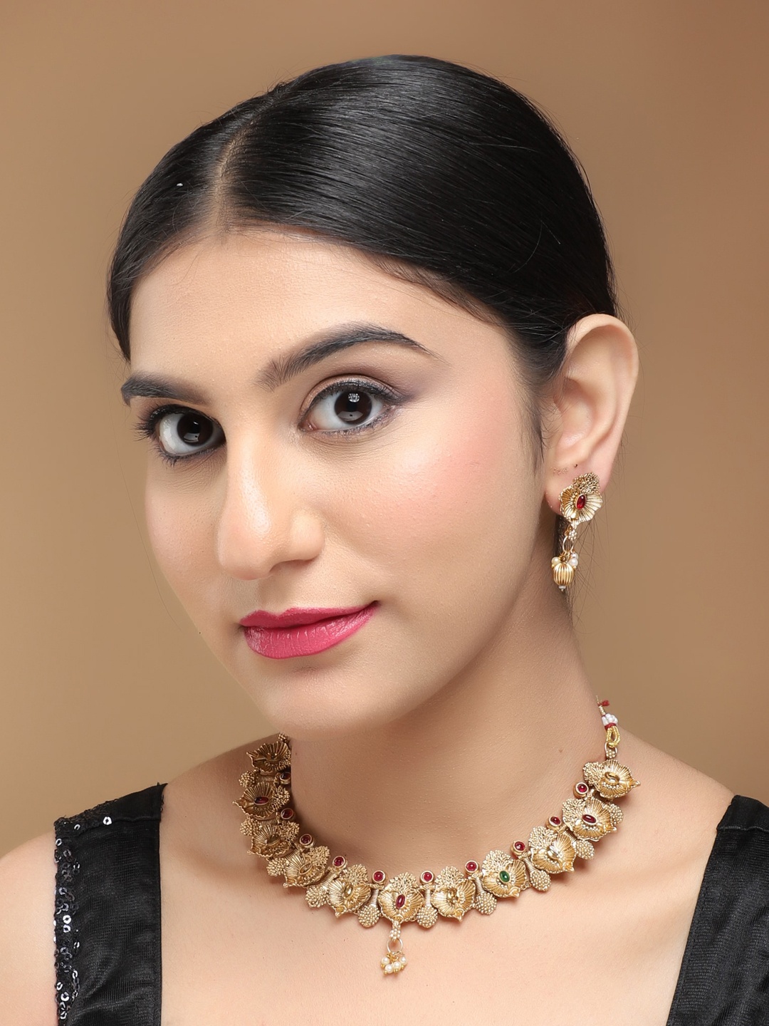 

MANSIYAORANGE Gold-Plated Artificial Stones Studded Jewellery Set
