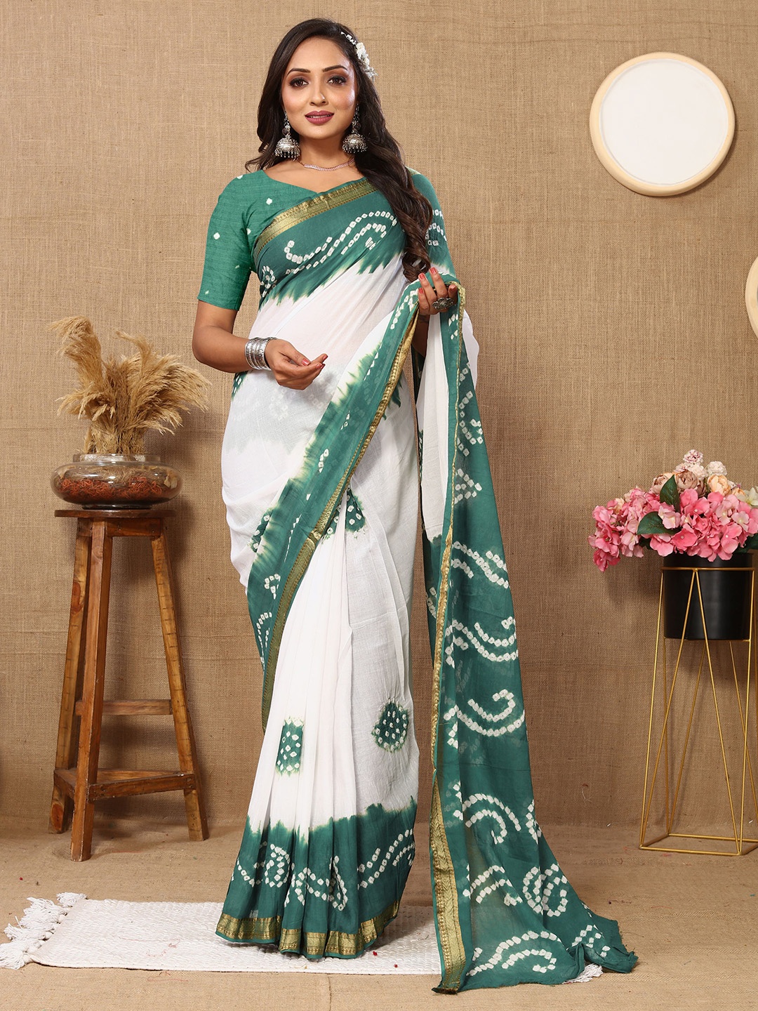 

KALINI Bandhani Zari Pure Cotton Bandhani Printed Saree, Green