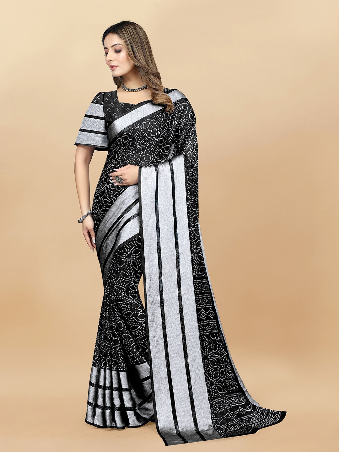 

KALINI Bandhani Pure Chiffon Banarasi Saree, Black