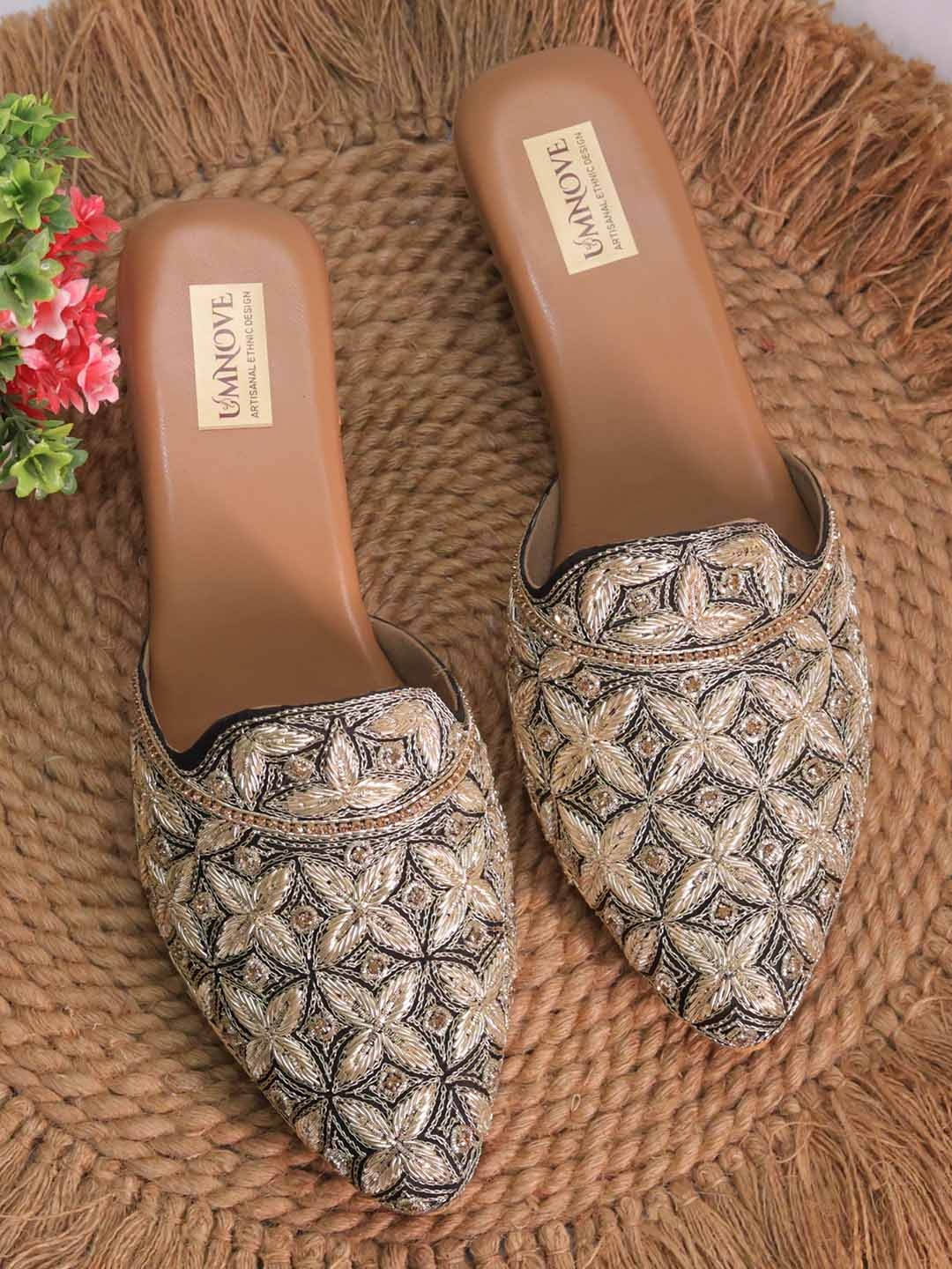

UMNOVE Ethnic Block Mules, Black