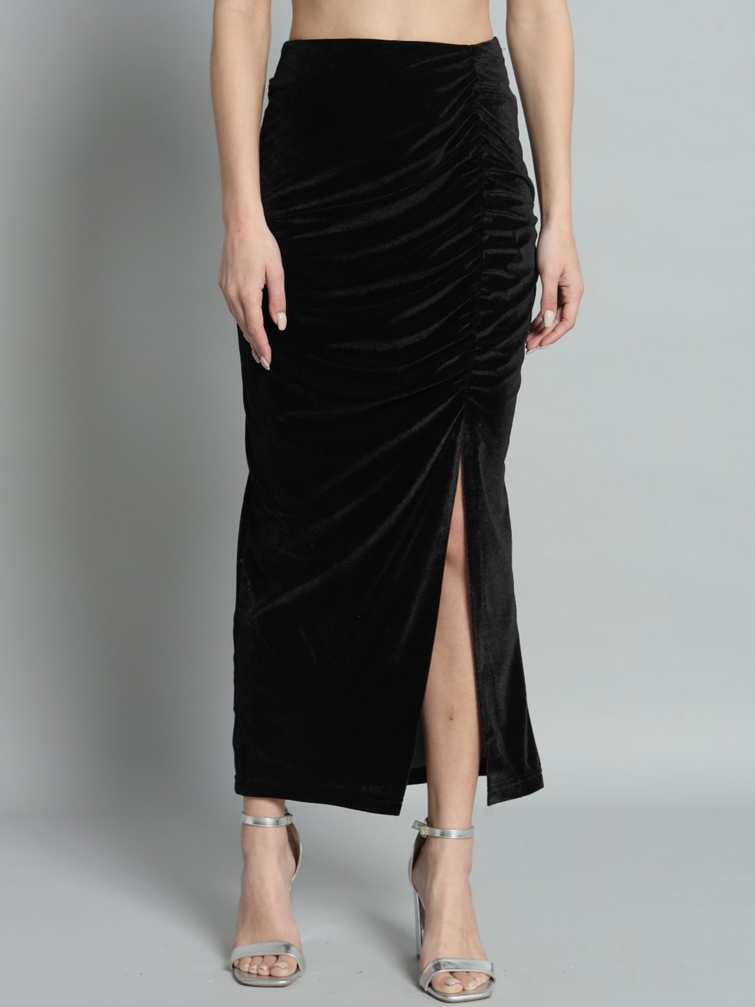 

VAARARO Women Velvet Straight Maxi Skirt, Black