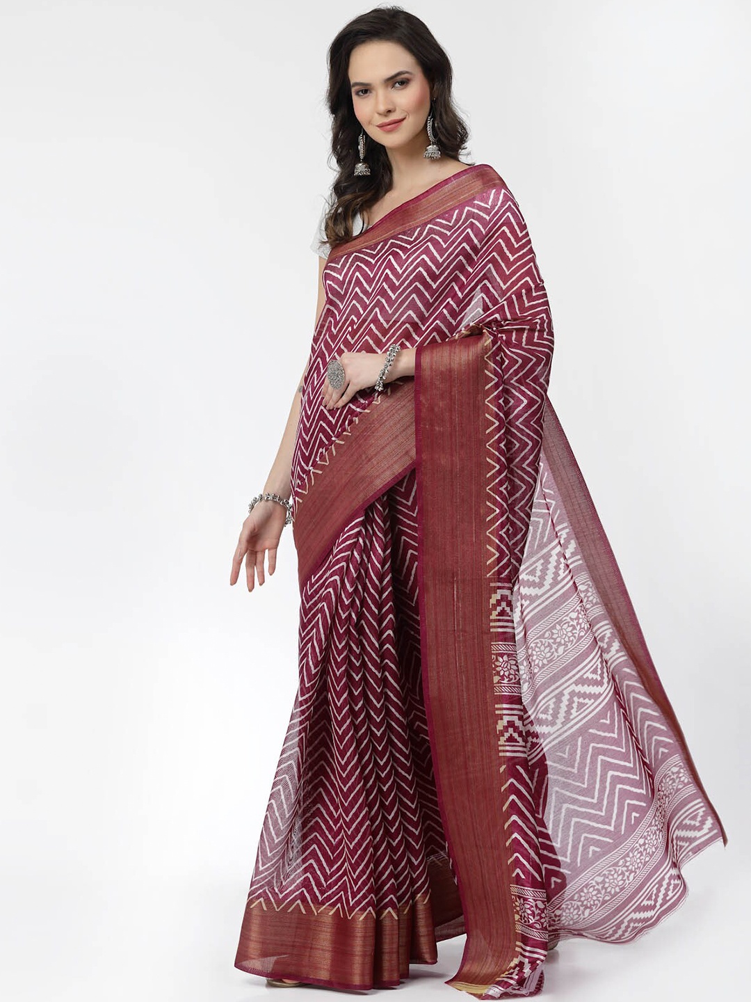 

ISHQY Striped Silk Cotton Saree, Maroon