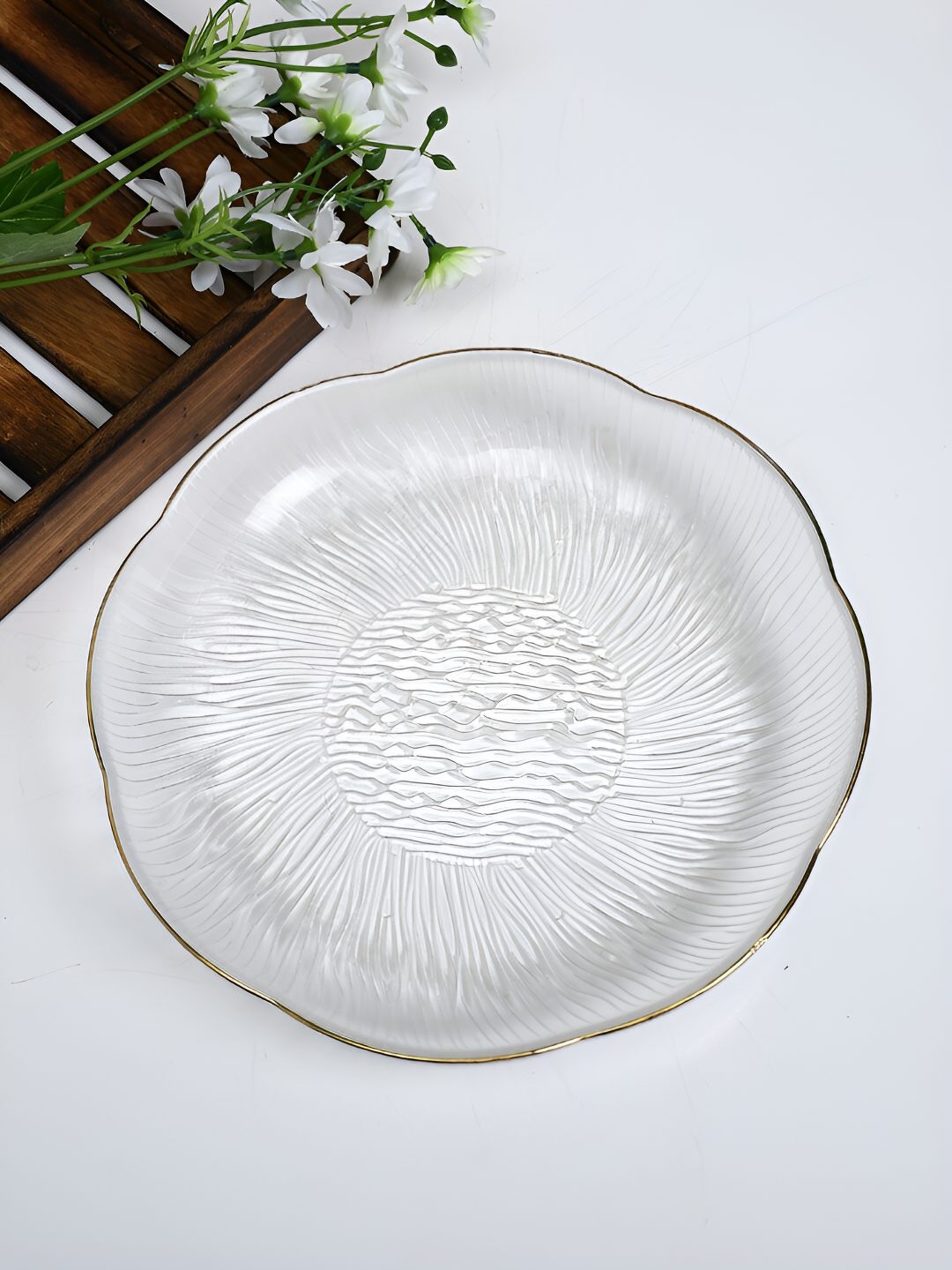 

TAYHAA Transparent Lined Pattern Flower Shaped Serving Plate