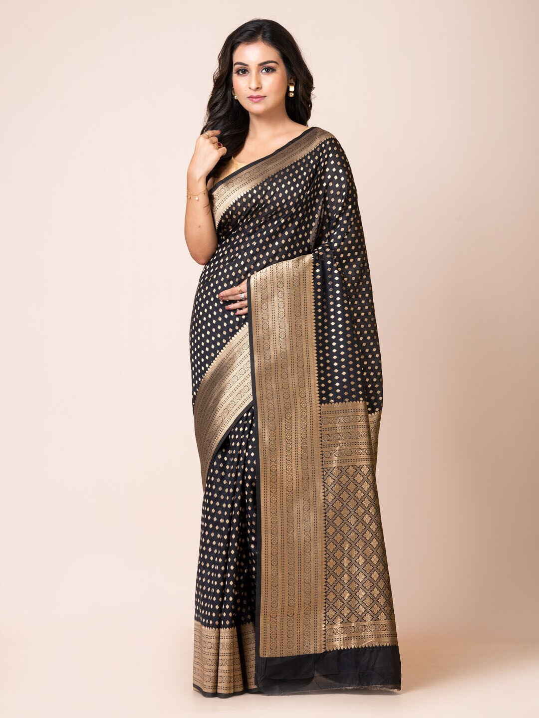 

KAVVYA Zari Silk Blend Banarasi Saree, Black