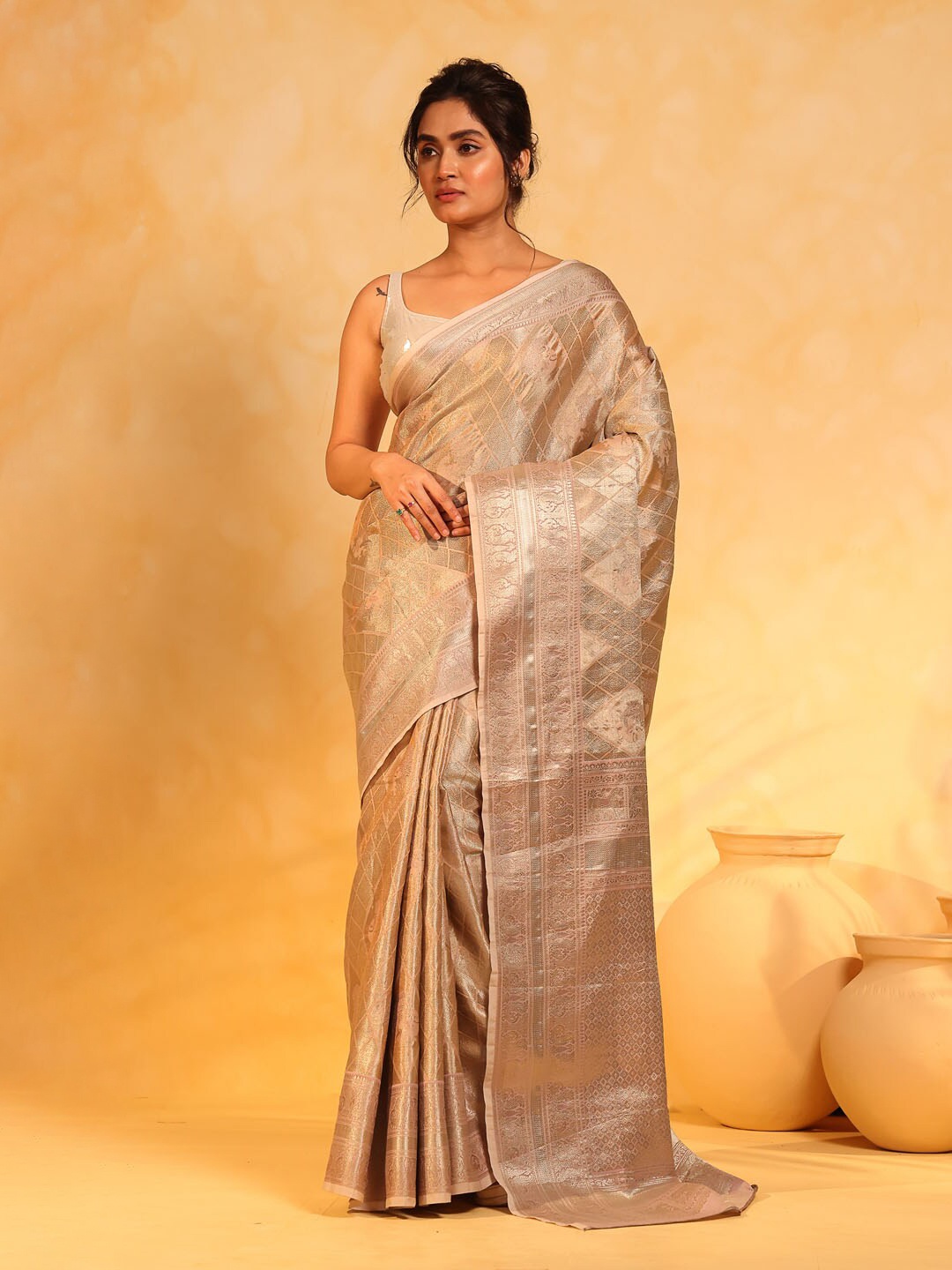

KAVVYA Ethnic Motifs Zari Silk Blend Banarasi Saree, Gold