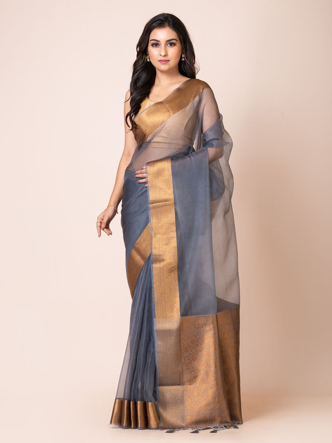 

KAVVYA Zari Silk Blend Banarasi Saree, Grey