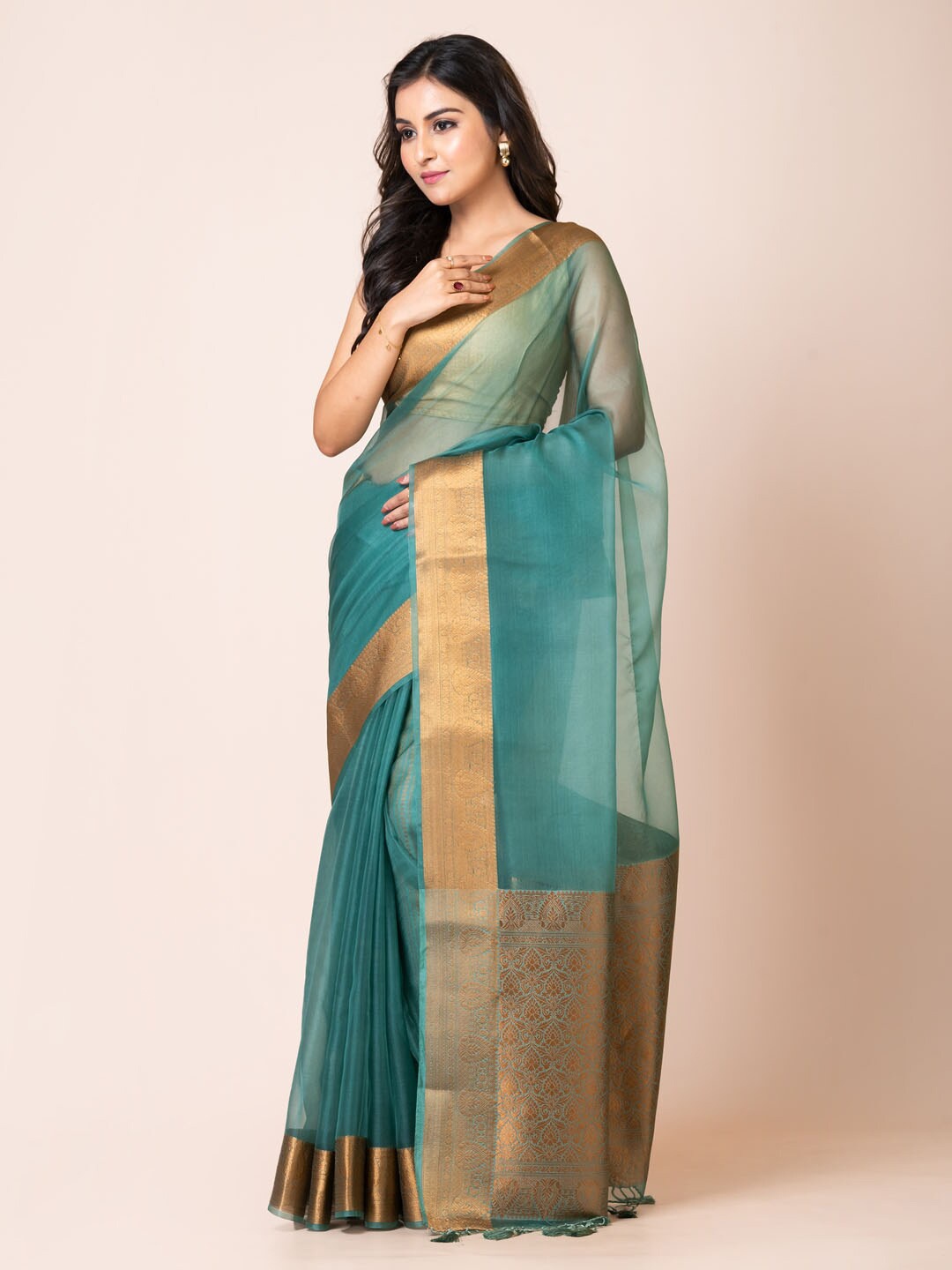 

KAVVYA Striped Zari Silk Blend Banarasi Saree, Green