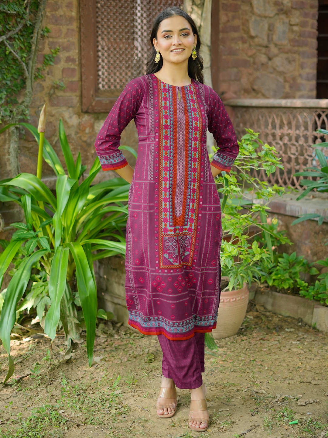 

Libas Keyhole Neck Floral Printed Straight Kurta with Trouser, Burgundy