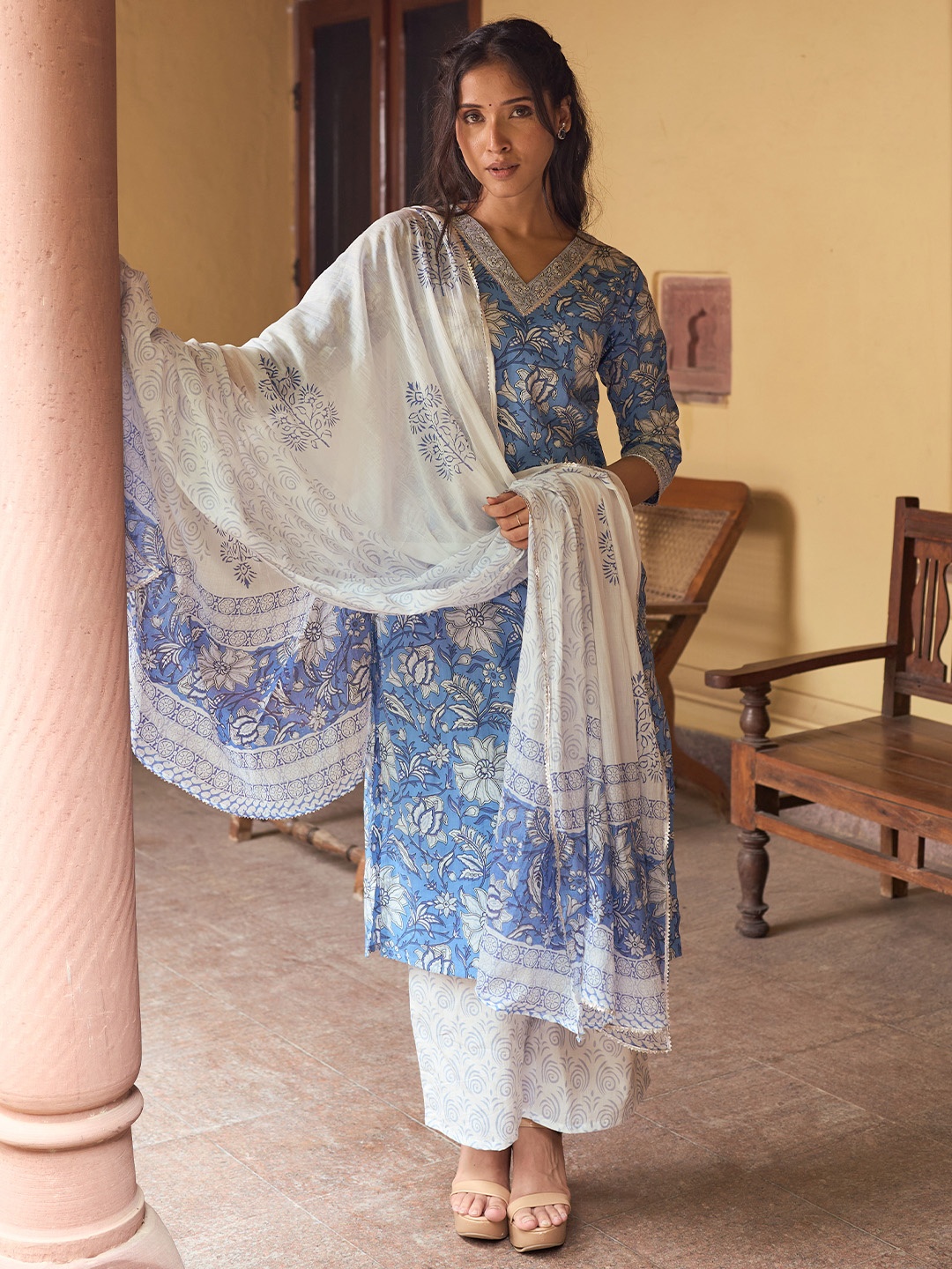 

Libas V NeckFloral Printed Gotta Patti Pure Cotton Straight Kurta with Palazzo & Dupatta, Blue