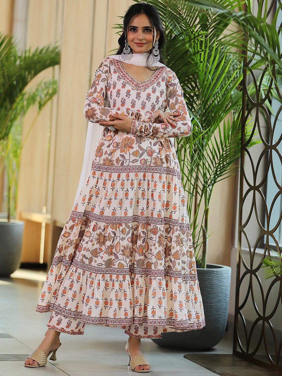 

Libas V Neck Long Sleeves Floral Printed Panelled Pure Cotton Kurta with Palazzo & Dupatta, Off white