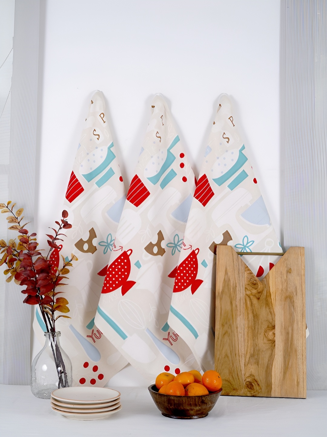 

Ratan Cart 3-Pcs Beige & Red Printed Cotton Kitchen Towels