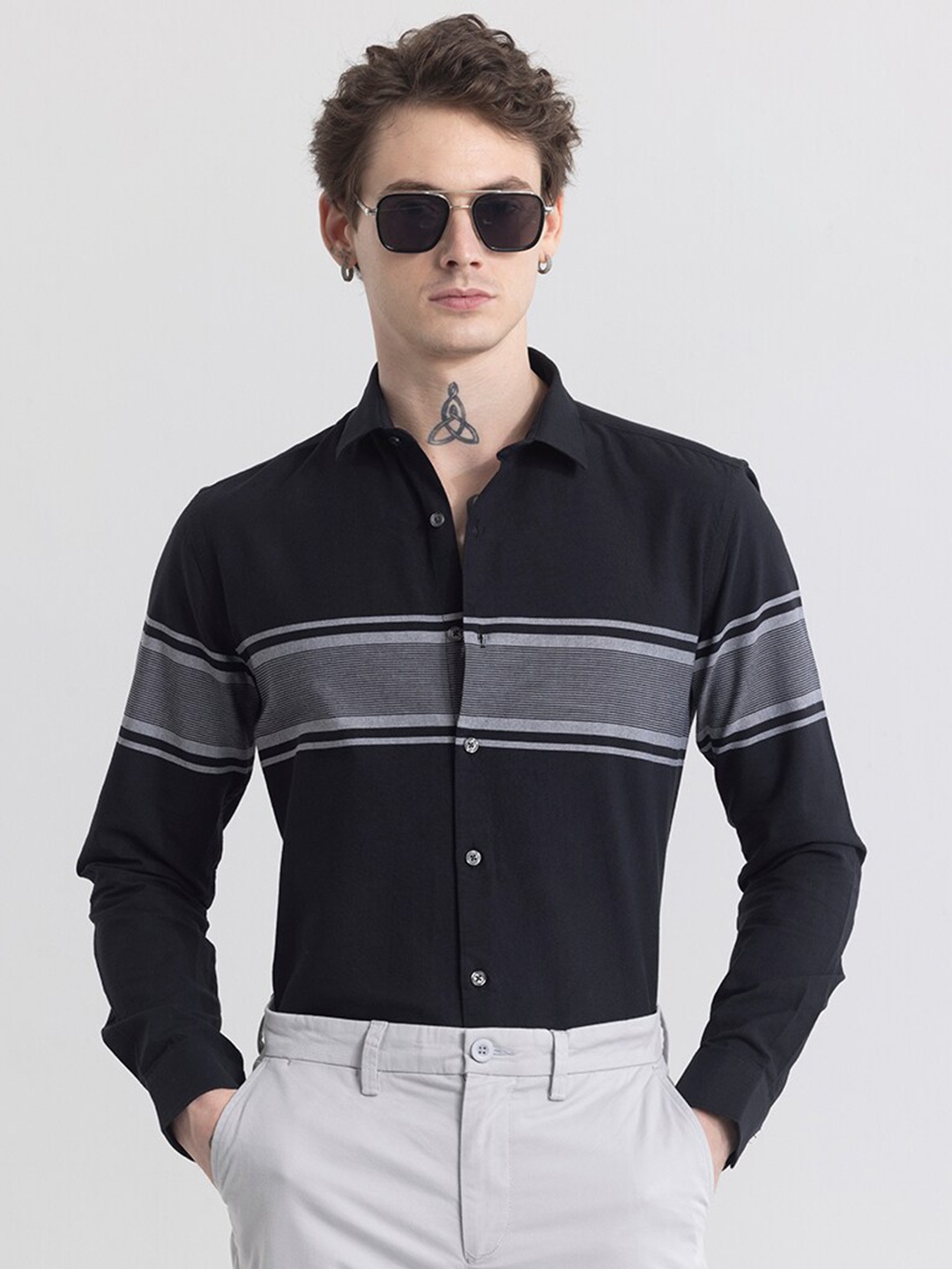 

Snitch Classic Slim Fit Horizontal Striped Spread Collar Long Sleeves Cotton Casual Shirt, Black