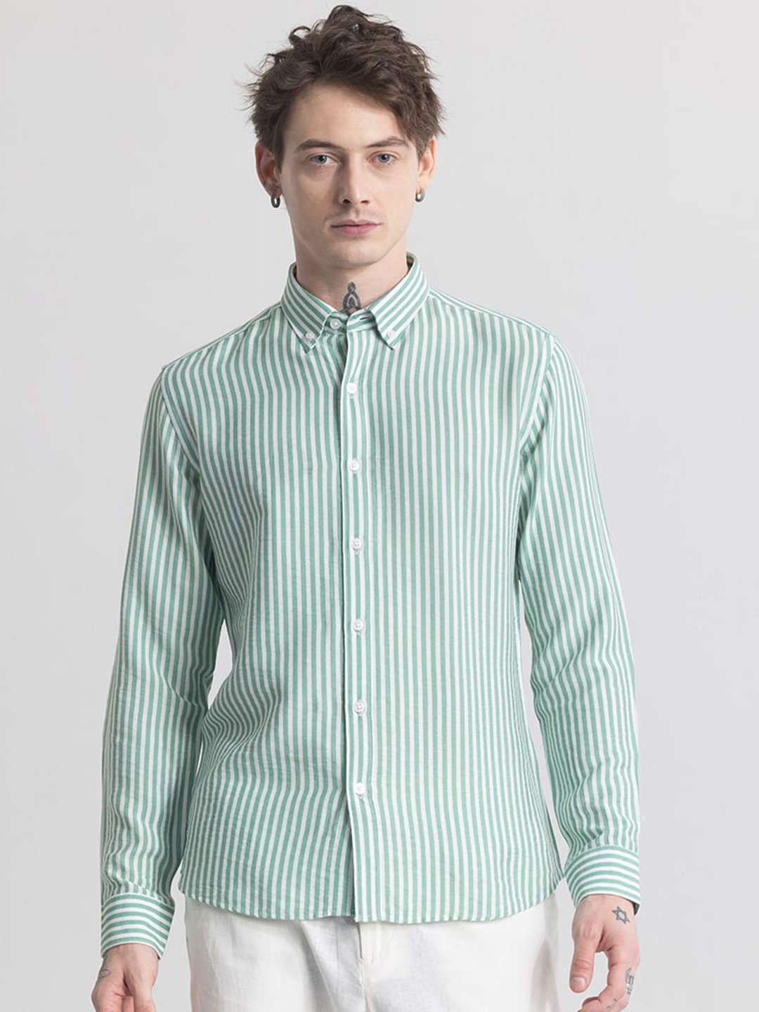 

Snitch Classic Slim Fit Vertical Stripes Button-Down Collar Casual Shirt, Green