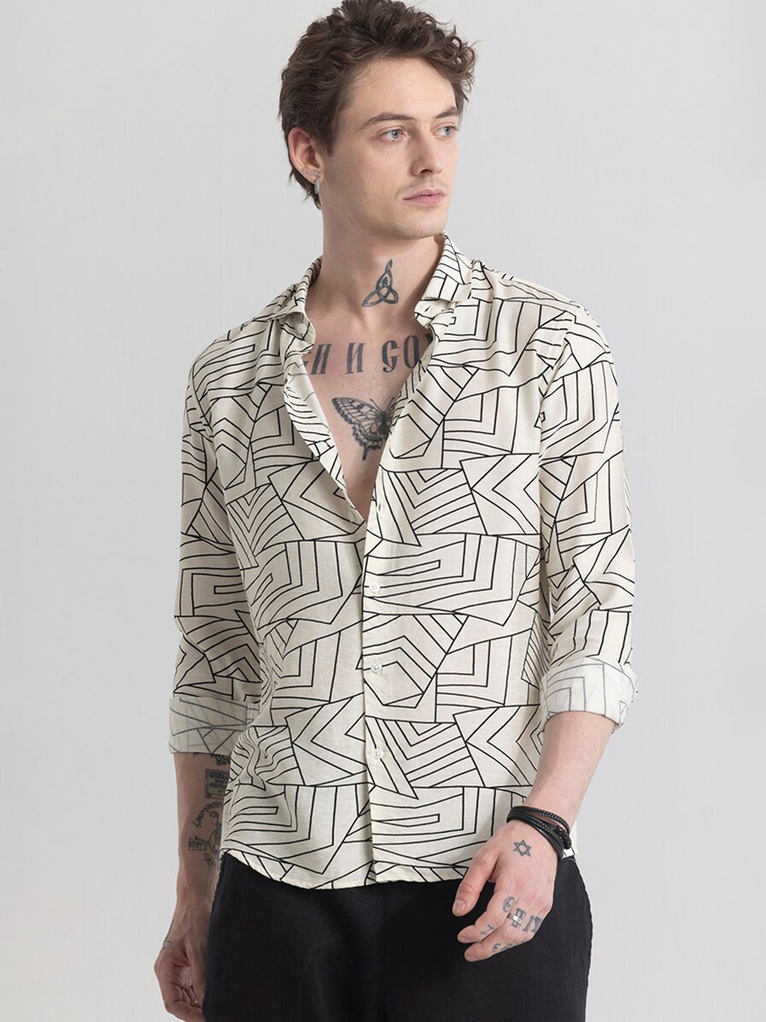

Snitch Classic Slim Fit Printed Cotton Casual Shirt, Off white