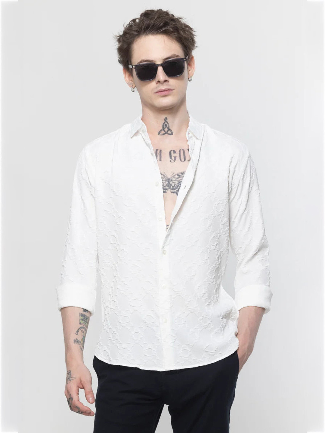 

Snitch White Classic Slim Fit Spread Collar Casual Shirt