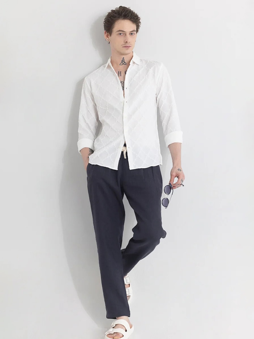 

Snitch White Classic Slim Fit Textured Casual Shirt