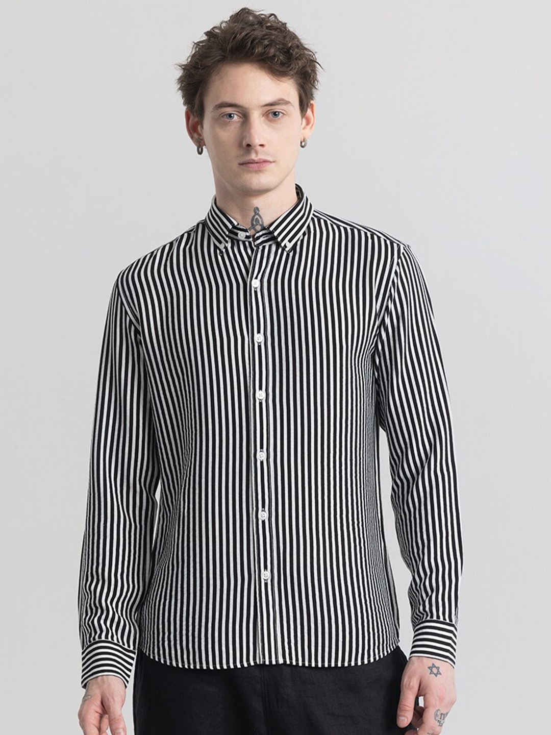 

Snitch Black & White Striped Classic Slim Fit Opaque Casual Shirt