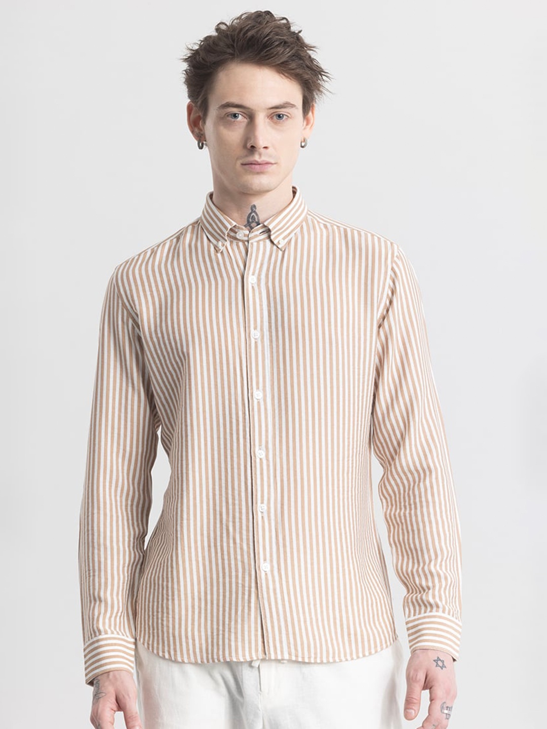 

Snitch Beige & White Striped Classic Slim Fit Opaque Casual Shirt