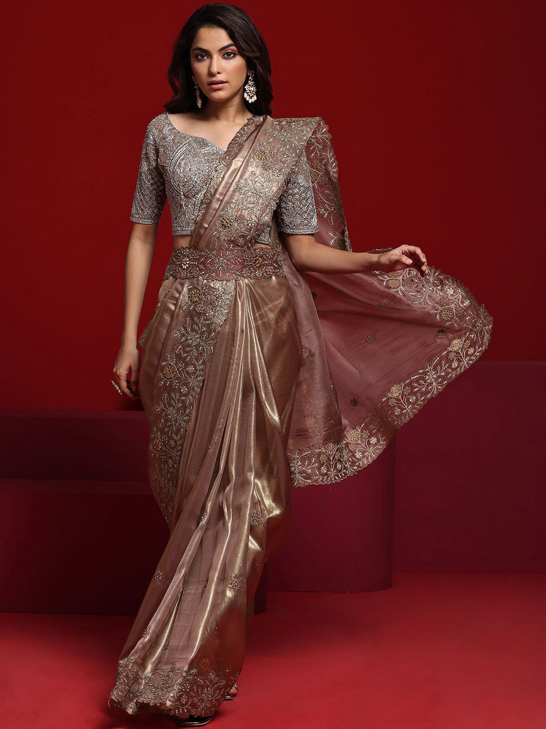 

Libas Art Floral Beads and Stones Silk Blend Saree With Blouse Piece, Mauve