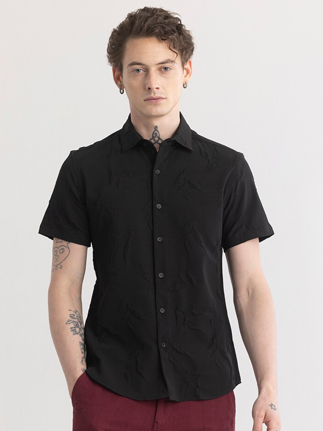 

Snitch Black Self Design Straight Slim Fit Opaque Casual Shirt