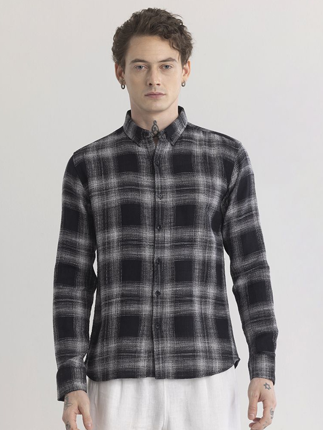 

Snitch Black & Grey Tartan Checks Checked Classic Slim Fit Cotton Casual Shirt