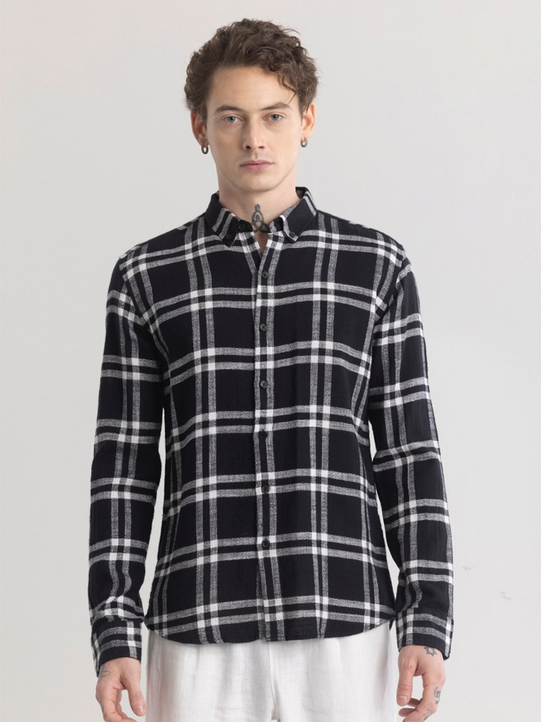

Snitch Black Classic Slim Fit Tartan Checked Button-Down Collar Cotton Casual Shirt