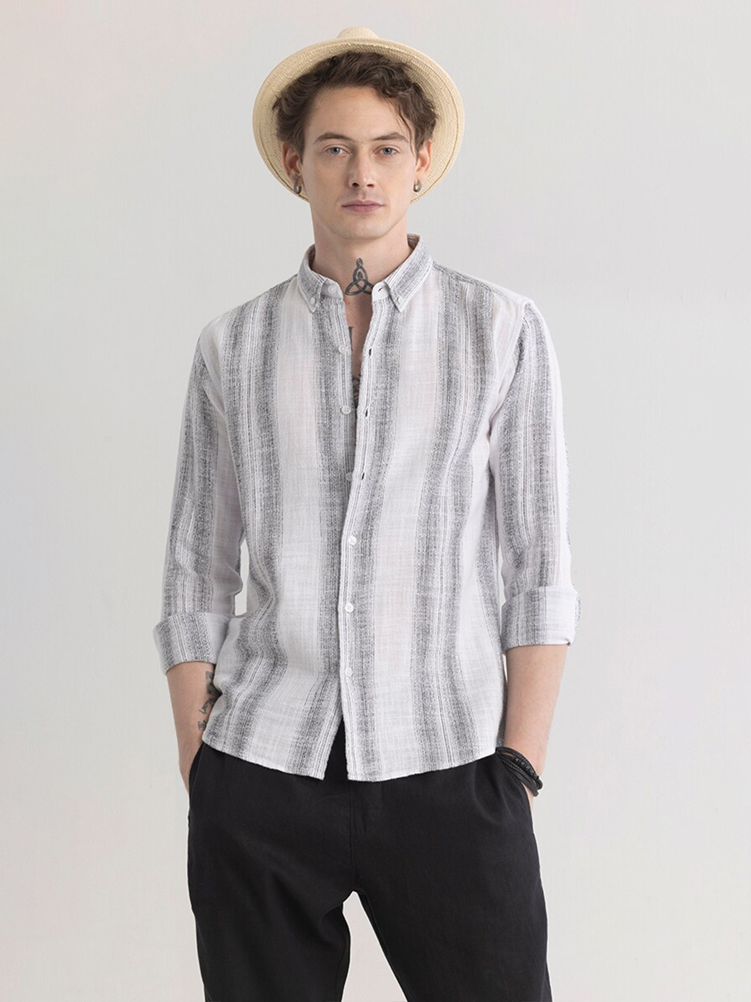 

Snitch White Classic Slim Fit Striped Button-Down Collar Cotton Casual Shirt