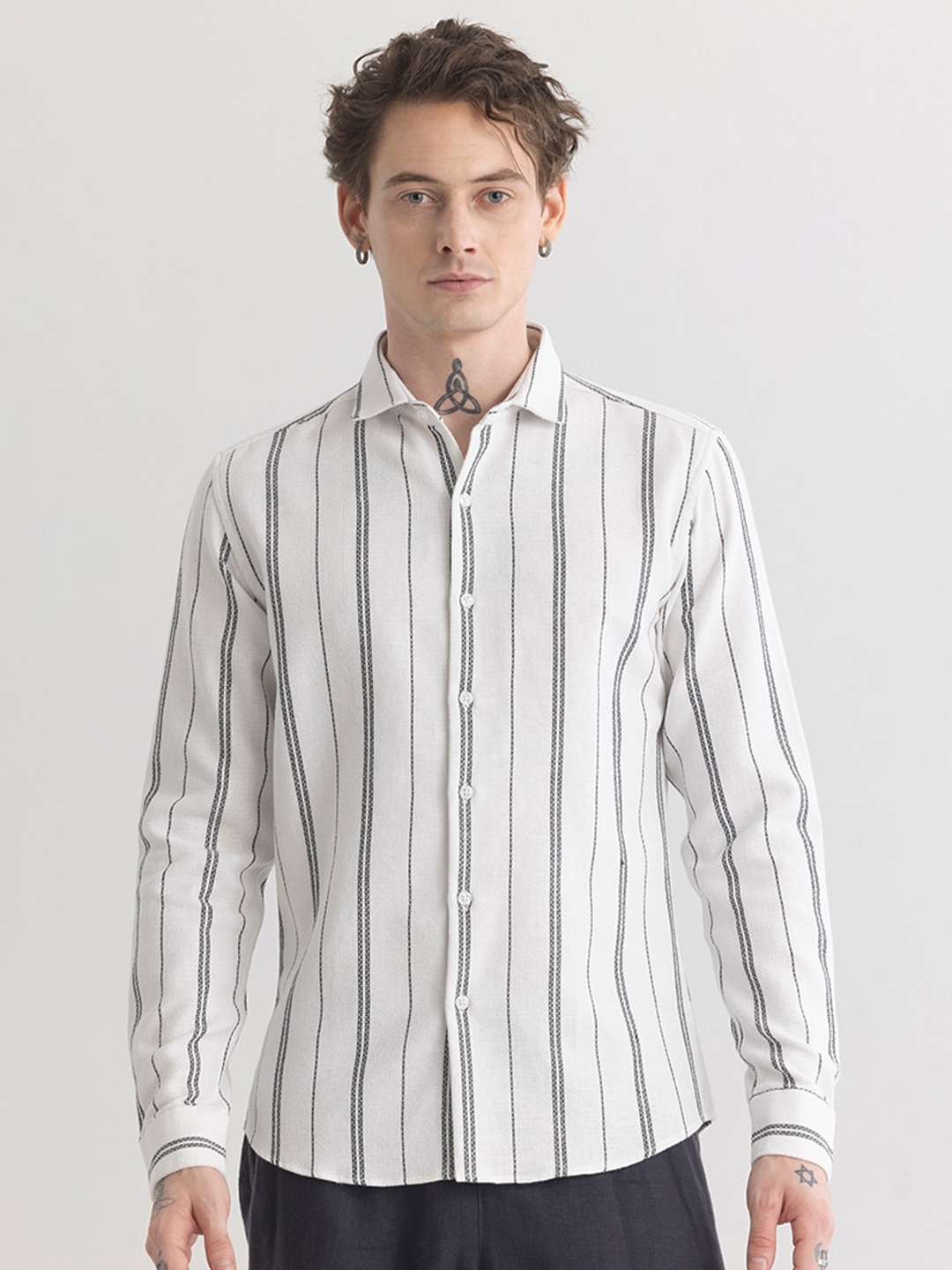 

Snitch Classic Slim Fit Striped Spread Collar Long Sleeves Cotton Casual Shirt, White