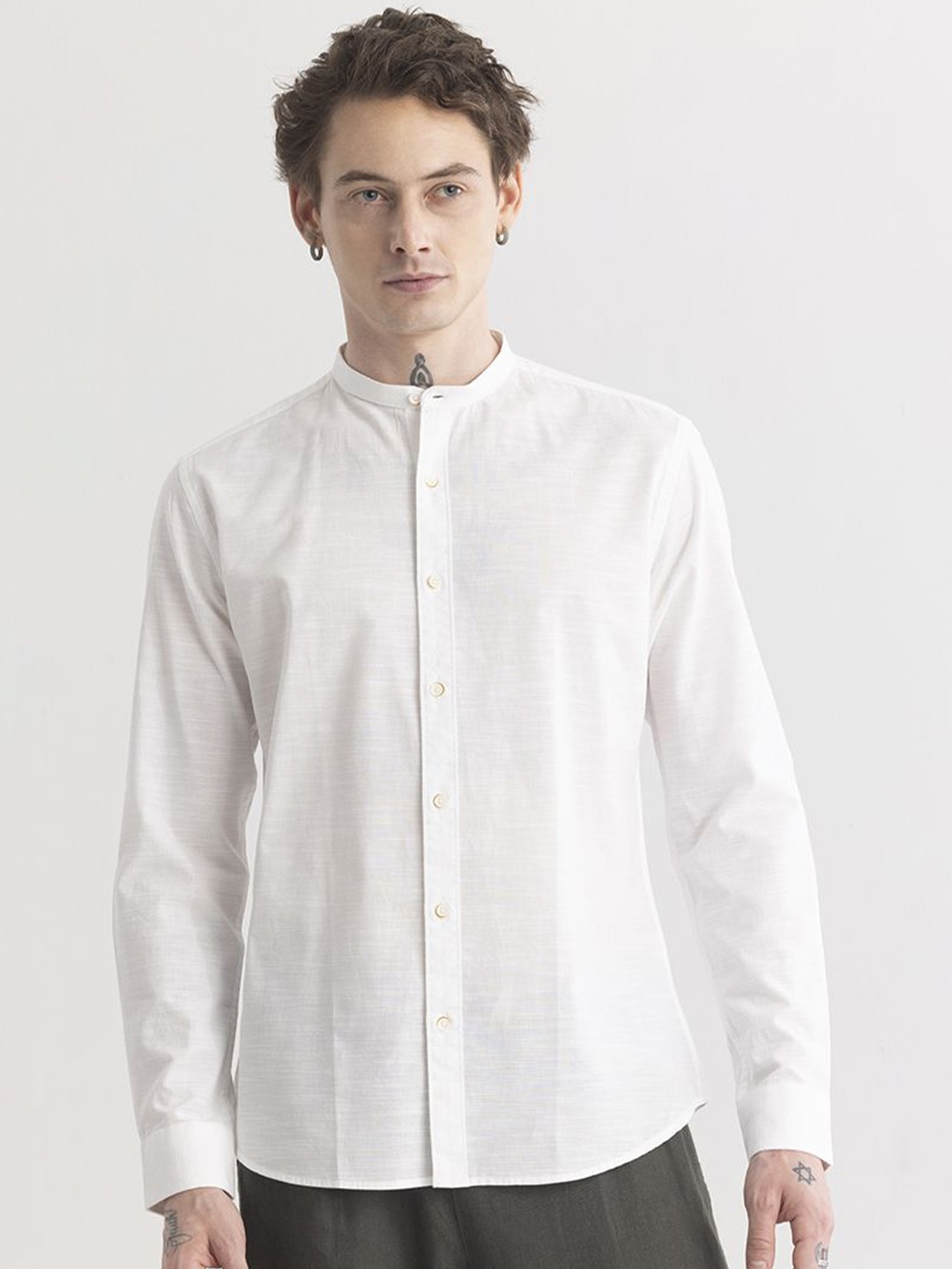 

Snitch White Classic Slim Fit Casual Shirt