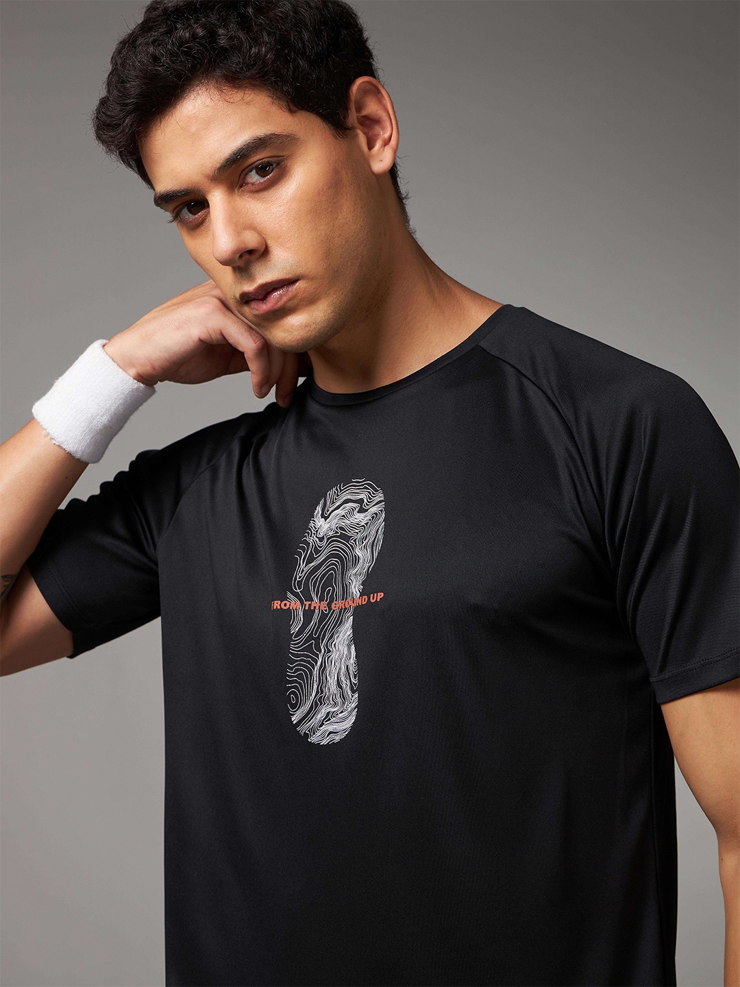 

CULT Men Moisture Wicking Reglan Sleeves Running T-shirt, Black