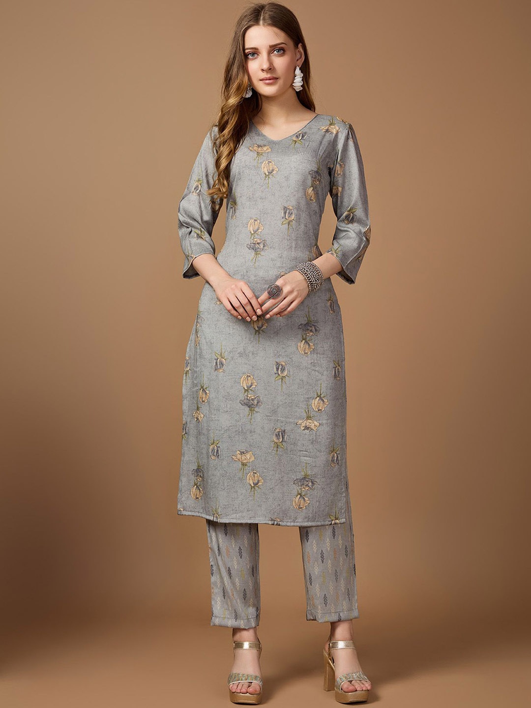 

GORGONE Floral Printed Regular Kurta with Palazzos, Grey