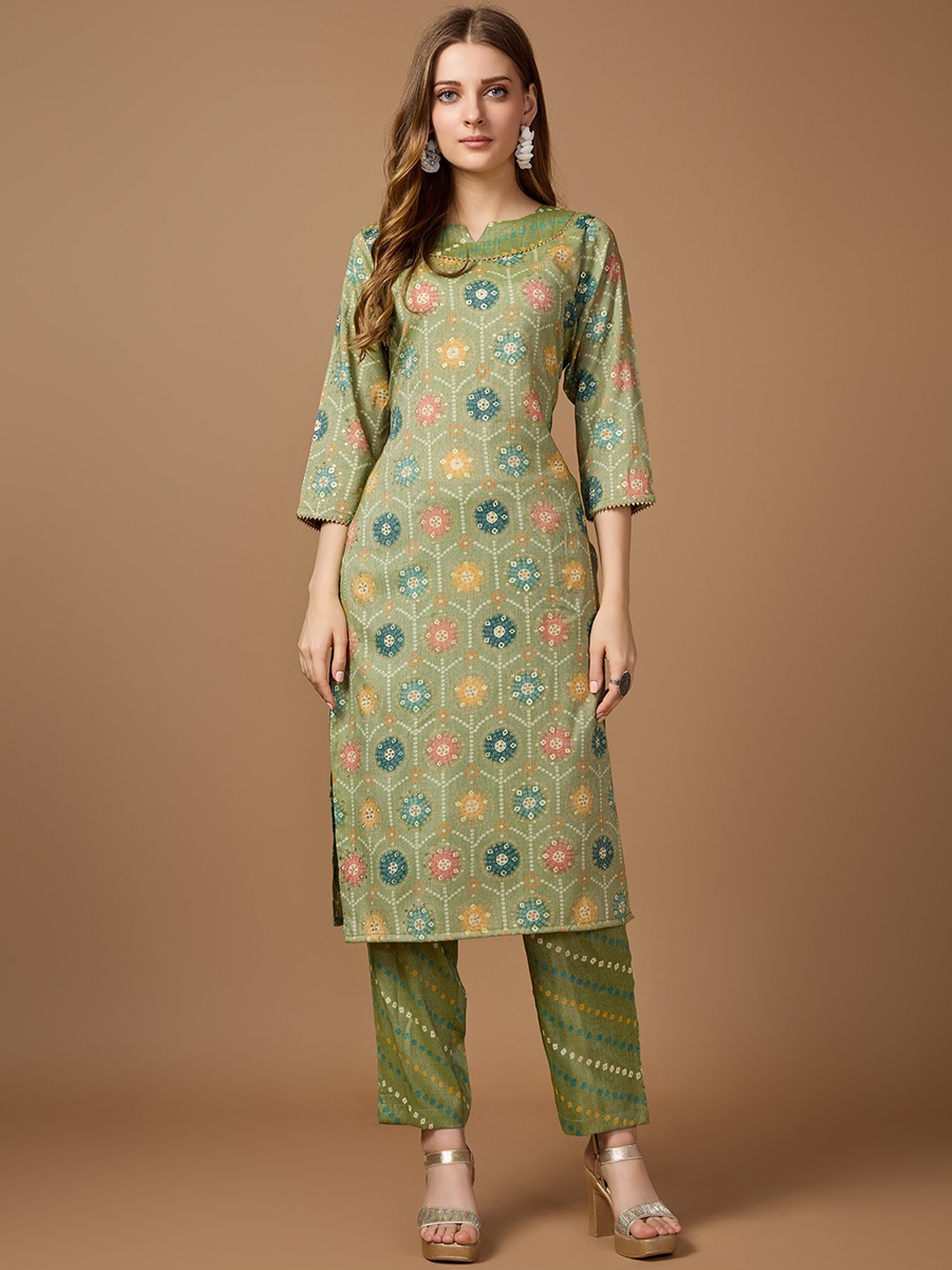

GORGONE Bandhani Printed Regular Kurta with Trousers, Green