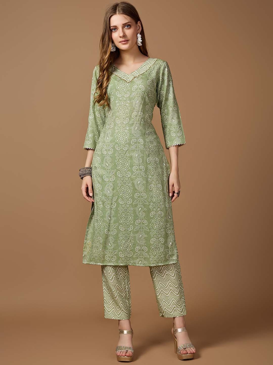 

GORGONE Bandhani Printed Regular Kurta with Trouser, Green