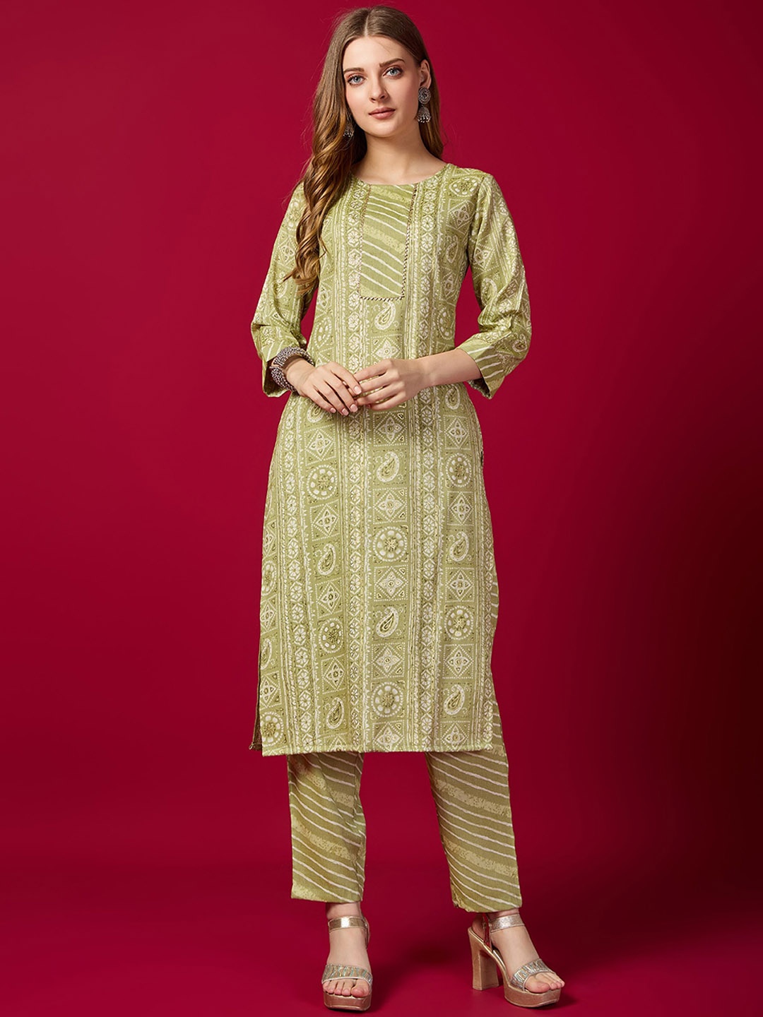 

GORGONE Bandhani Printed Regular Kurta with Trouser, Green